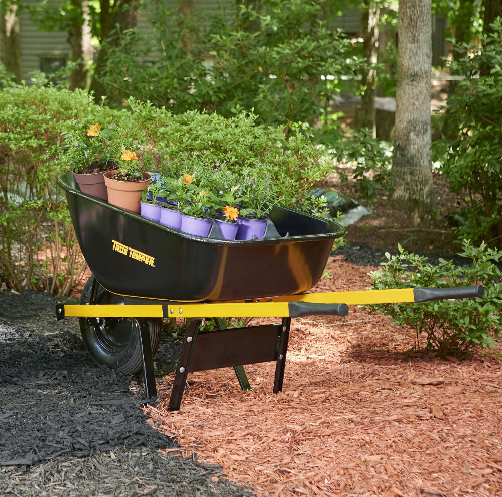 True Temper Wheelbarrow - Thumbnail 2
