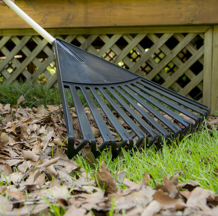 24 Inch Clog Free Poly Leaf Rake image number 2
