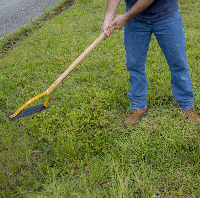 Deluxe Weed Cutter with Hardwood Handle image number 2