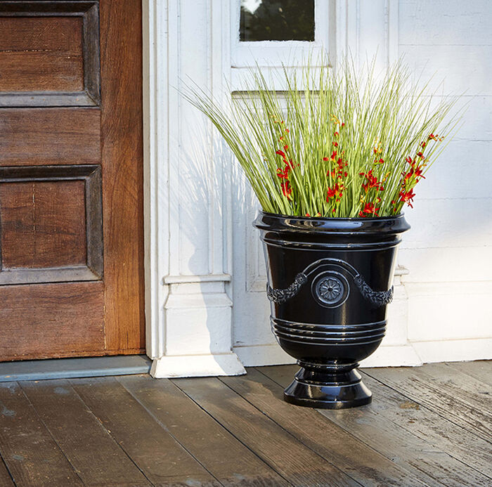 18"H Porter Urn image number 1