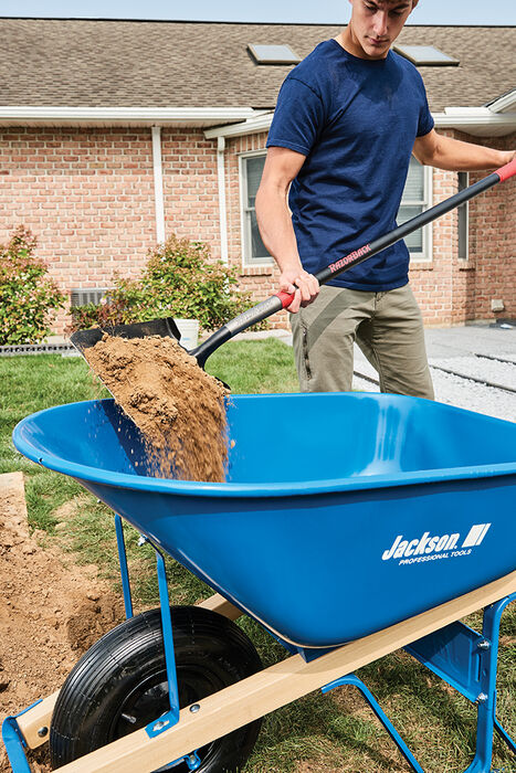 PowerEdge Transfer Shovel with Fiberglass Handle image number 2