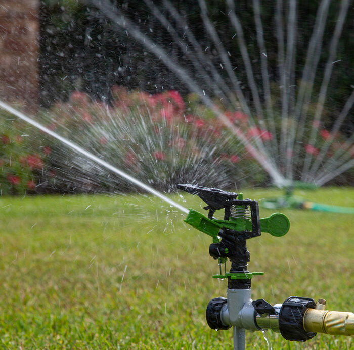 3-Piece Sprinkler Set with two (2) Spike Style and one (1)  3-Arm Rotating Sprinkler image number 3
