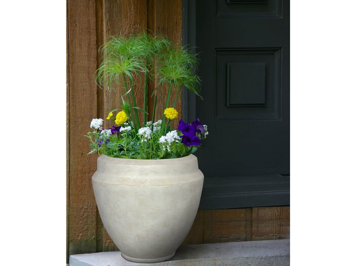 22" Monroe Planter image number 1