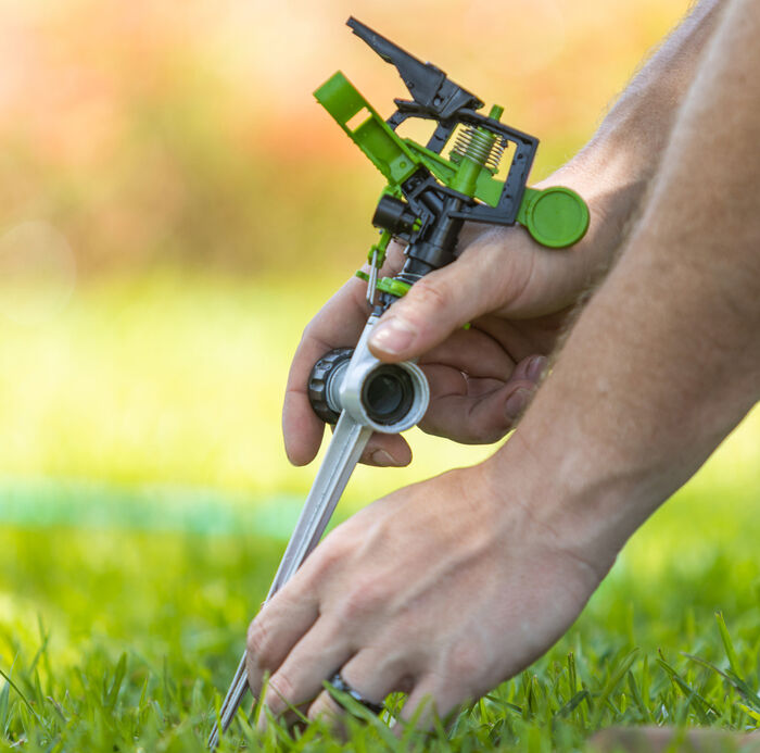Spike Style Lawn Sprinkler image number 3