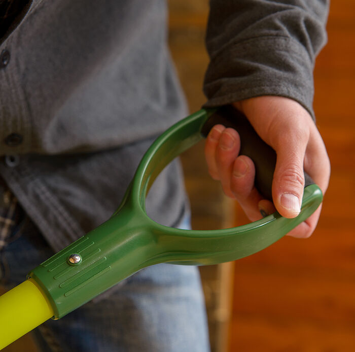 Aluminum Scoop, Size 14 with Fiberglass Handle and D-Grip image number 5