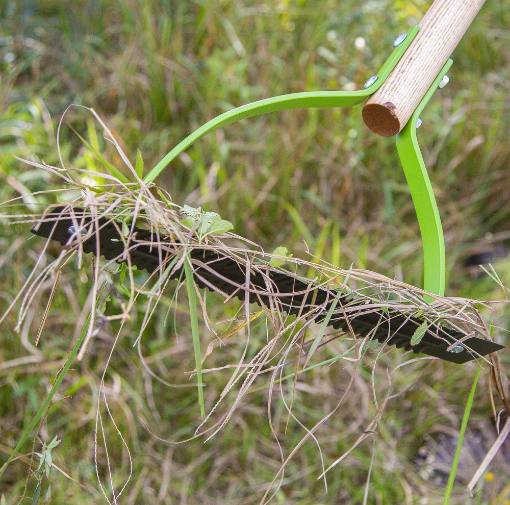 Deluxe Weed Cutter Home by AMES